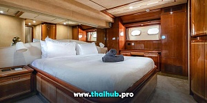 FERRETTI 80 — Josephine — №23