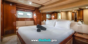 FERRETTI 80 — Josephine — №27